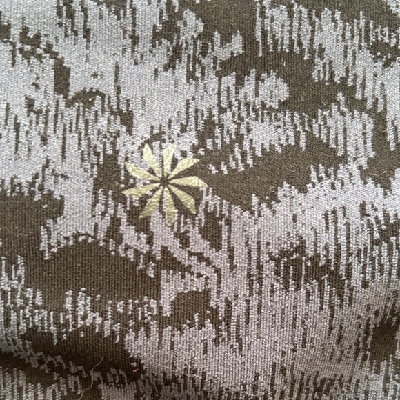 Athleta Navy and Black Elation Textured Tights - Picture 6 of 8